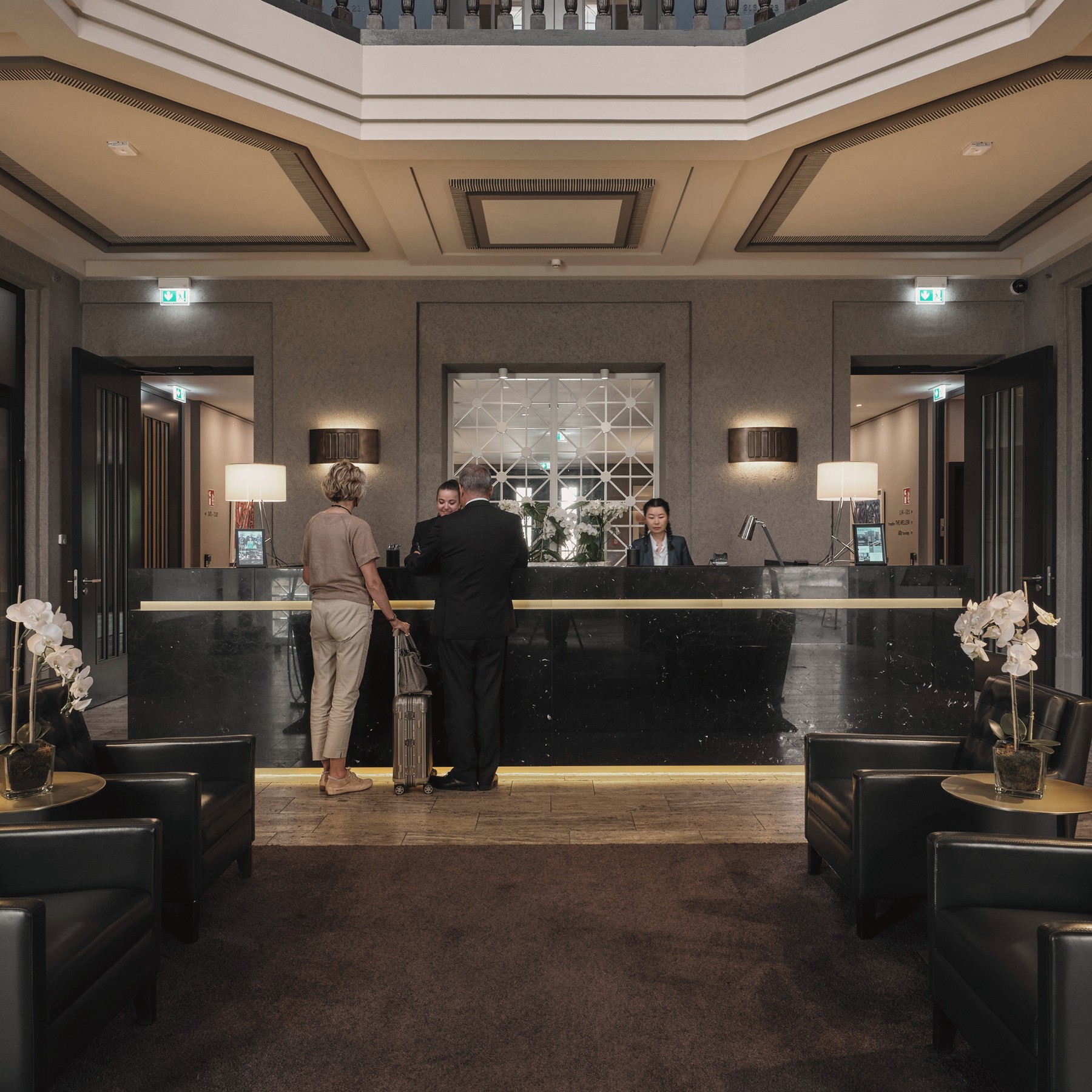 Rezeption im THE WELLEM Hotel im Andreas Quartier in Düsseldorf