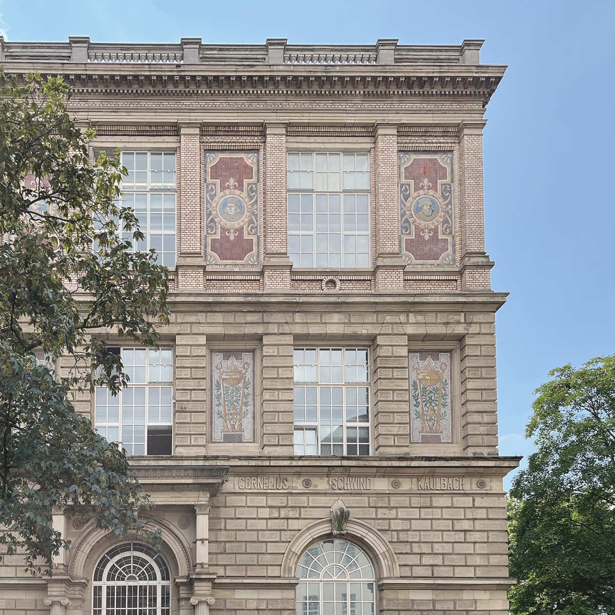 Kunstakademie Blick auf die Fassade
