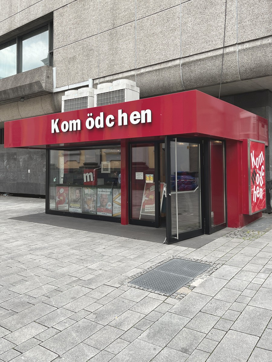 Kommödchen in Düsseldorf neben dem Andreas Quartier