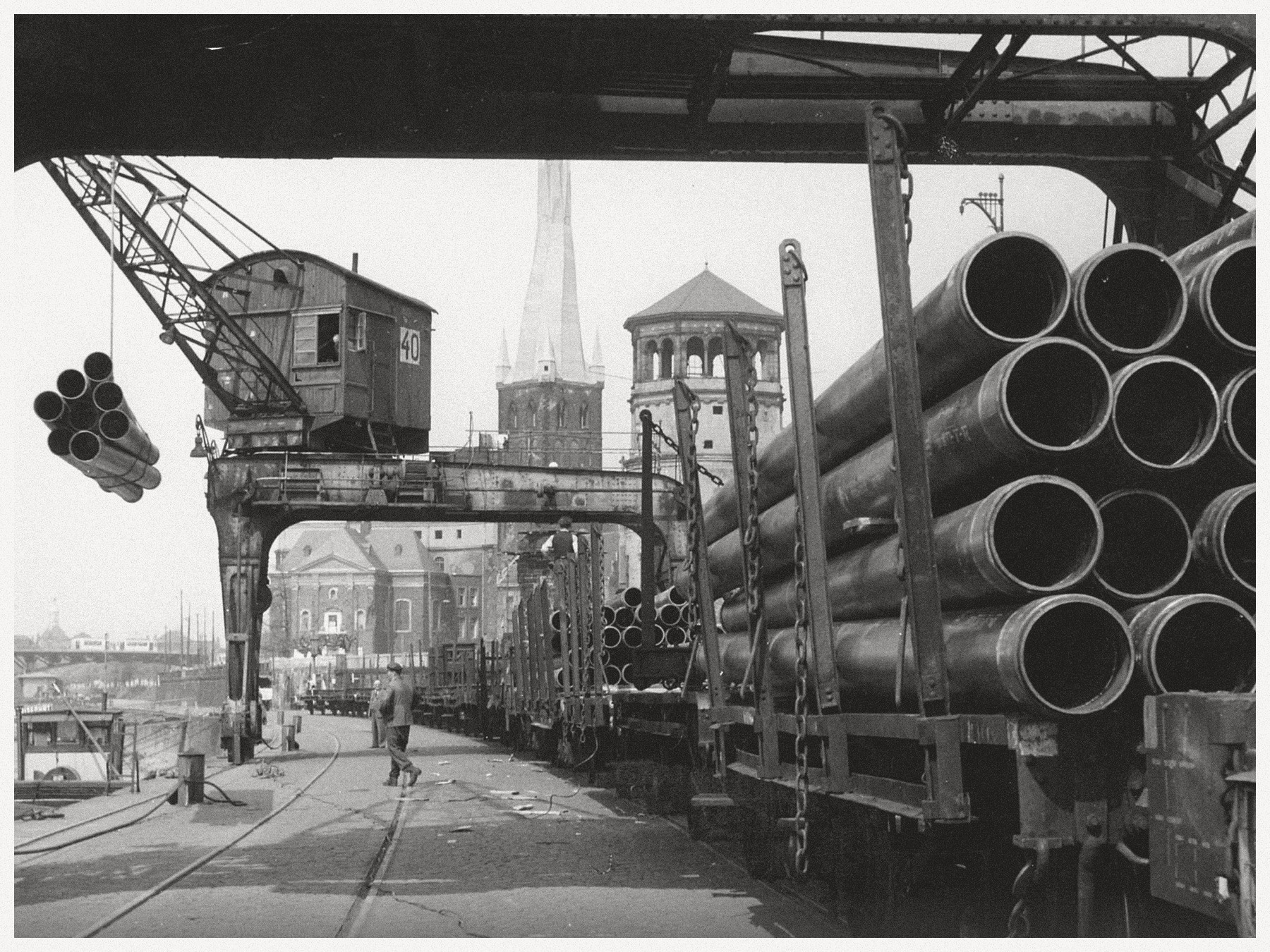 Historische Aufnahme vom Burgplatz Hafen in Düsseldorf am Rhein