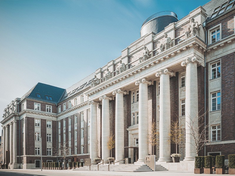 Andreas Quartier und Haupteingang des The Wellem Hotel in Düsseldorf