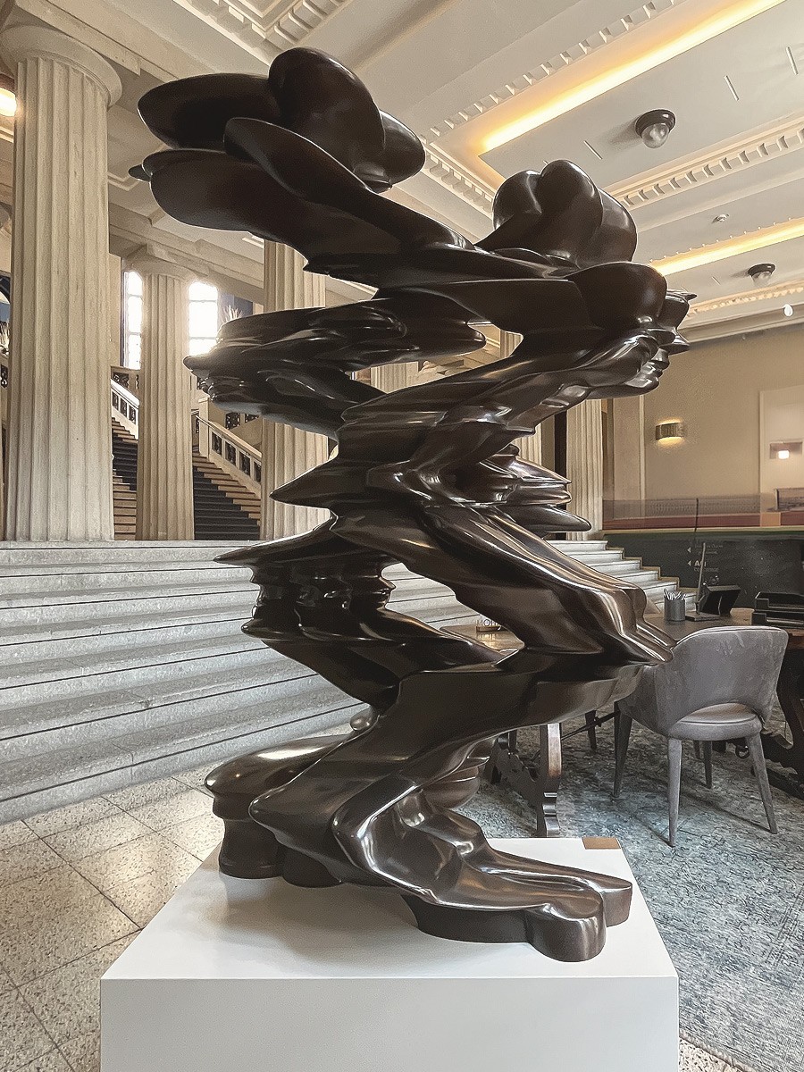 Tony Cragg Kunstwerk im Andreas Quartier in Düsseldorf