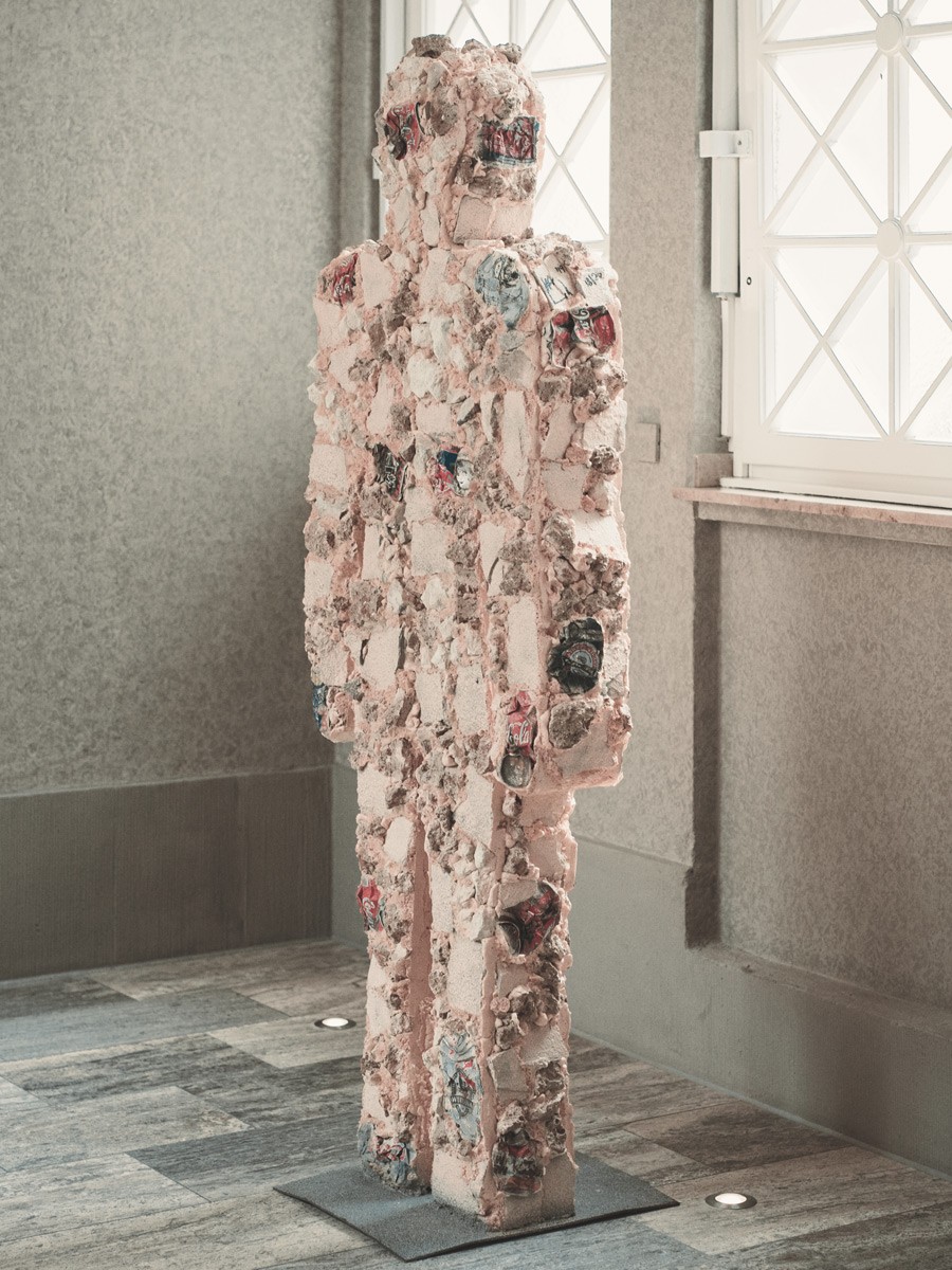 HA Schult Kunstwerk im Andreas Quartier in Düsseldorf