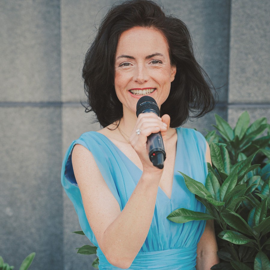 Sängerin Noémi Schröder im Andreas Quartier