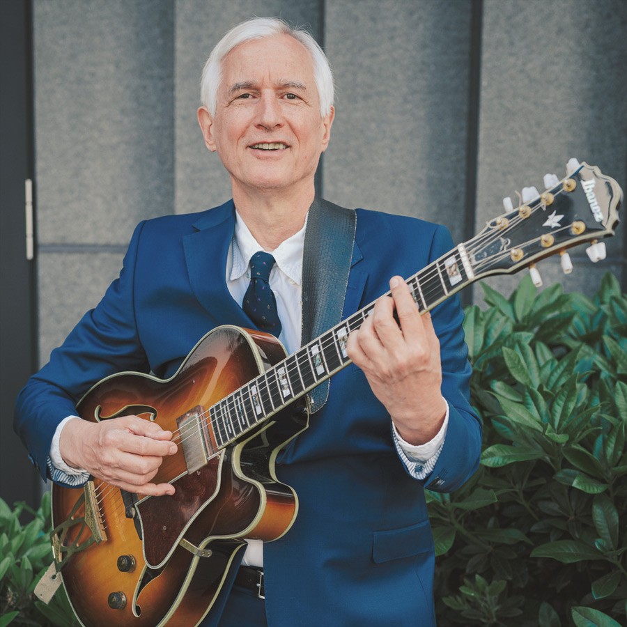 Gitarrist Dirk Bell im Andreas Quartier