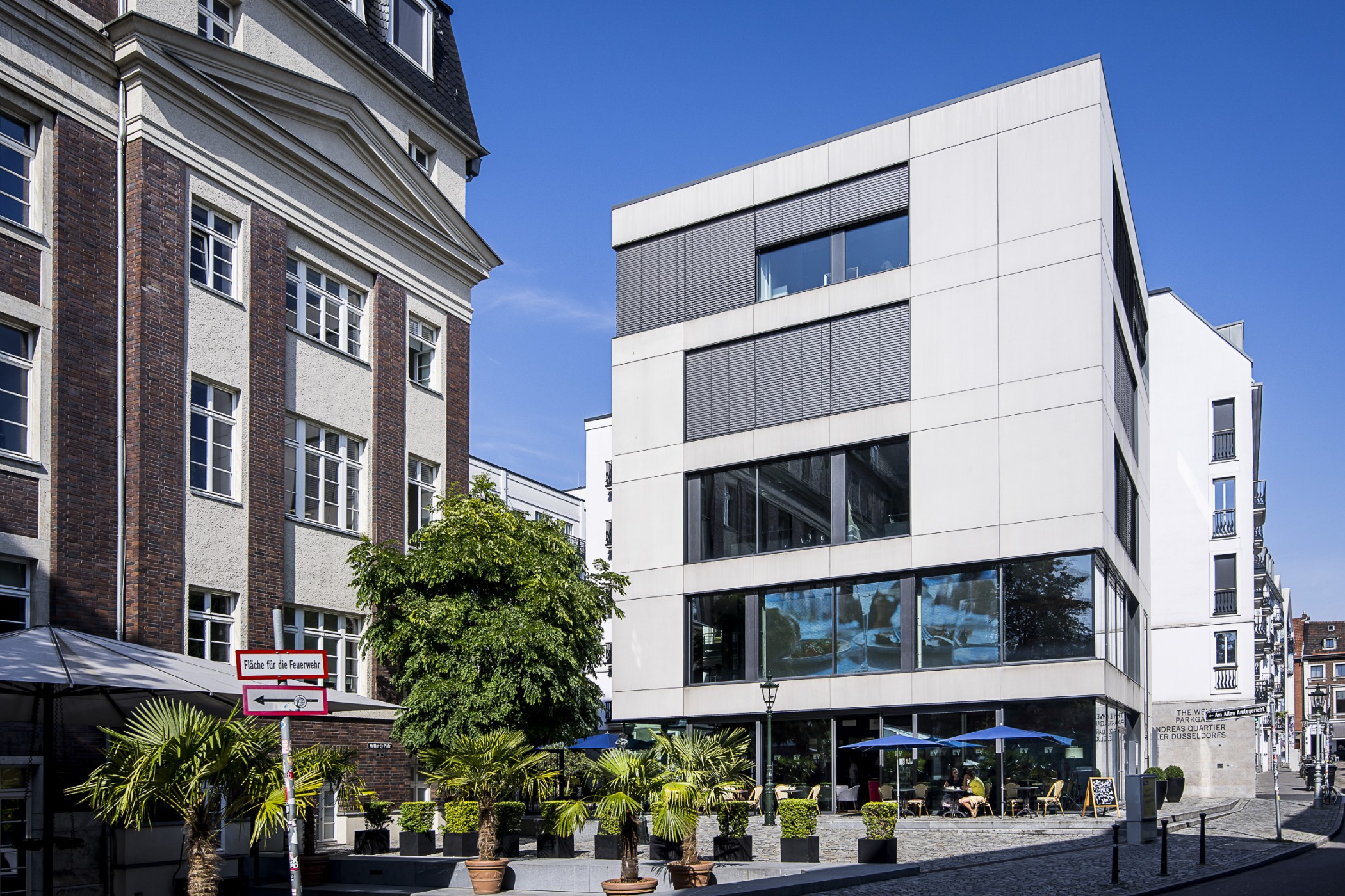 Mutter Ey Café am Mutter Ey Platz am The Wellem Hotel im Andreas Quartier in Düsseldorf