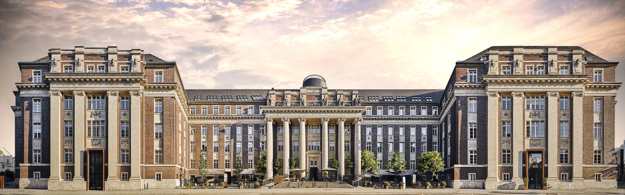 Fassade des Luxushotels THE WELLEM im Andreas Quartiers in Düsseldorf