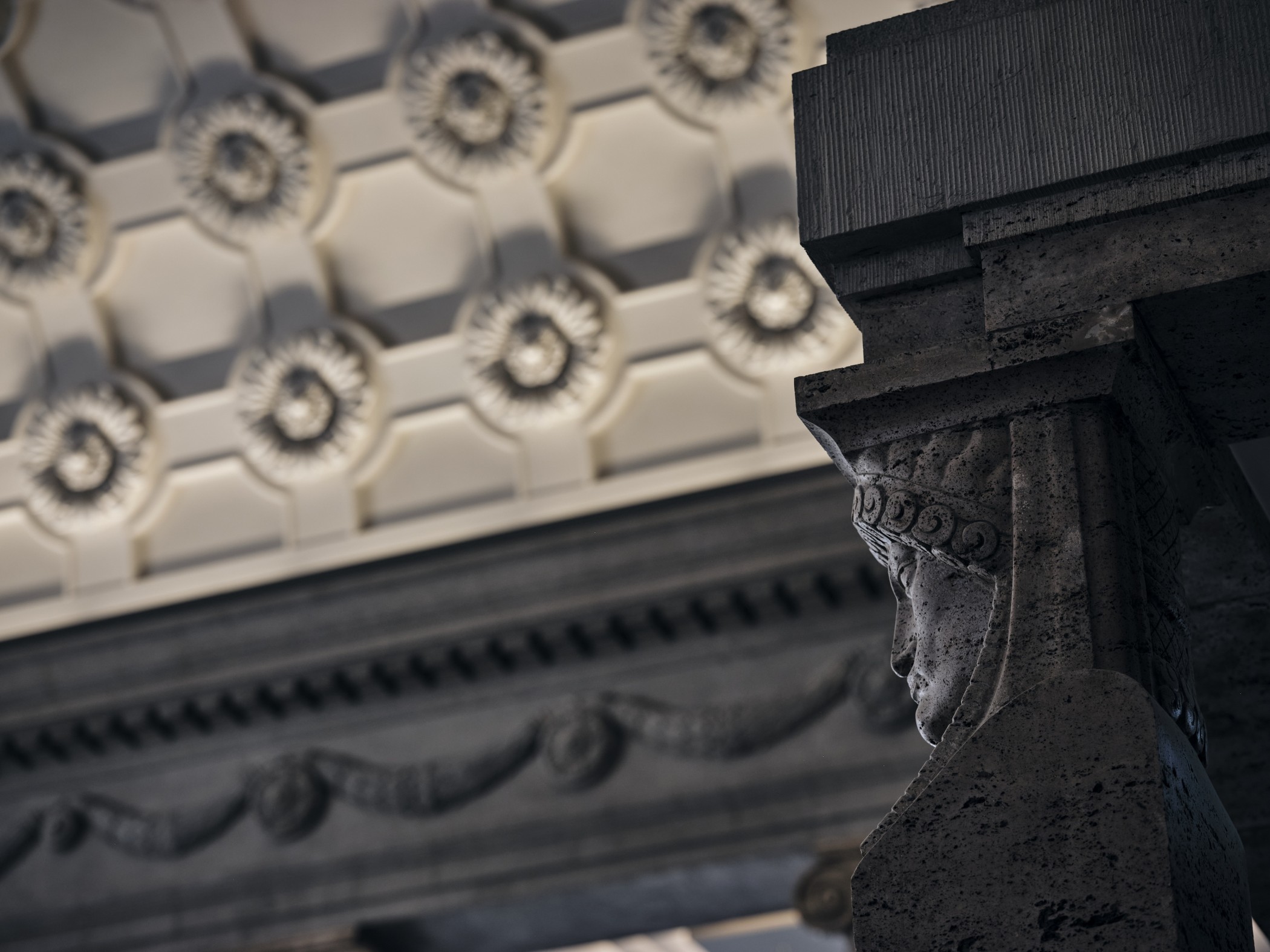 Deckendetail im The Wellem Hotel im Wohnzimmer Düsseldorfs