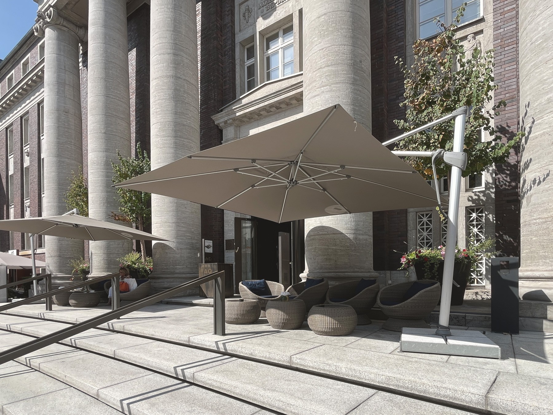 Outdoor Lounge im The Wellem Hotel im Wohnzimmer Düsseldorfs